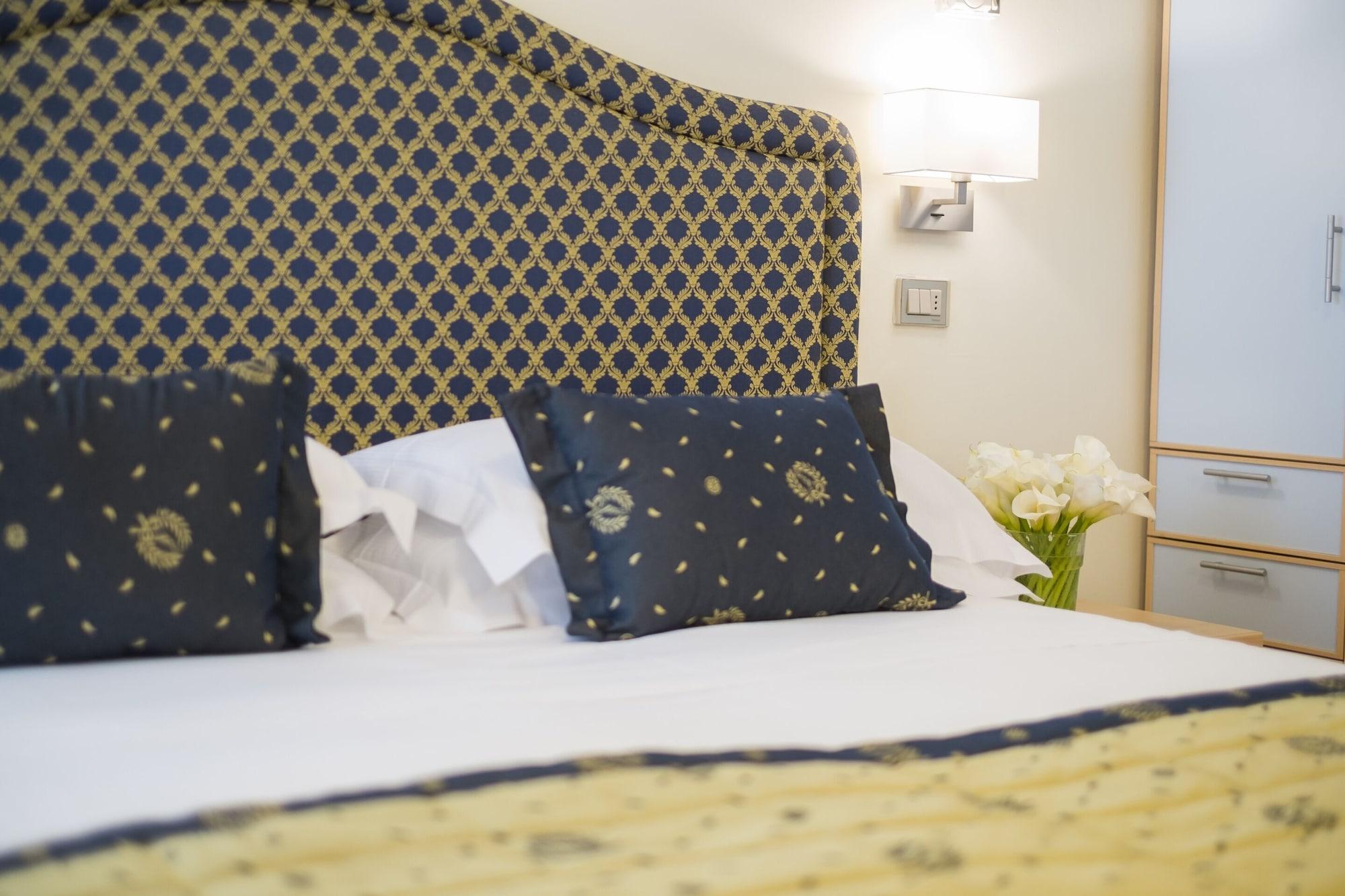 Hotel Mon Cheri Риччоне Екстер'єр фото