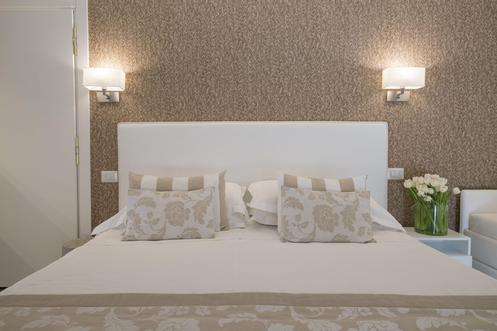 Hotel Mon Cheri Риччоне Екстер'єр фото
