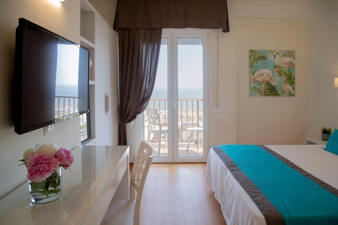 Hotel Mon Cheri Риччоне Екстер'єр фото