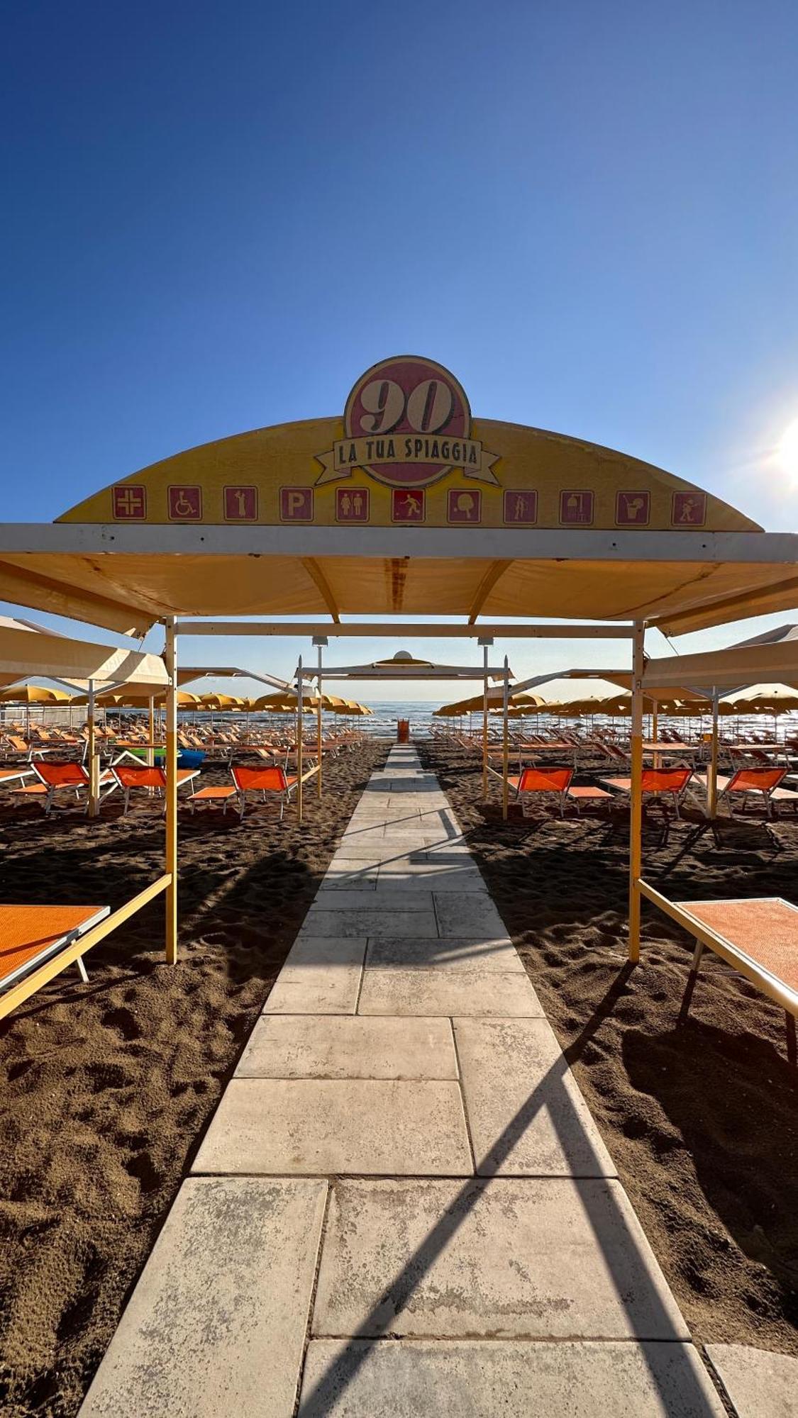 Hotel Mon Cheri Риччоне Екстер'єр фото