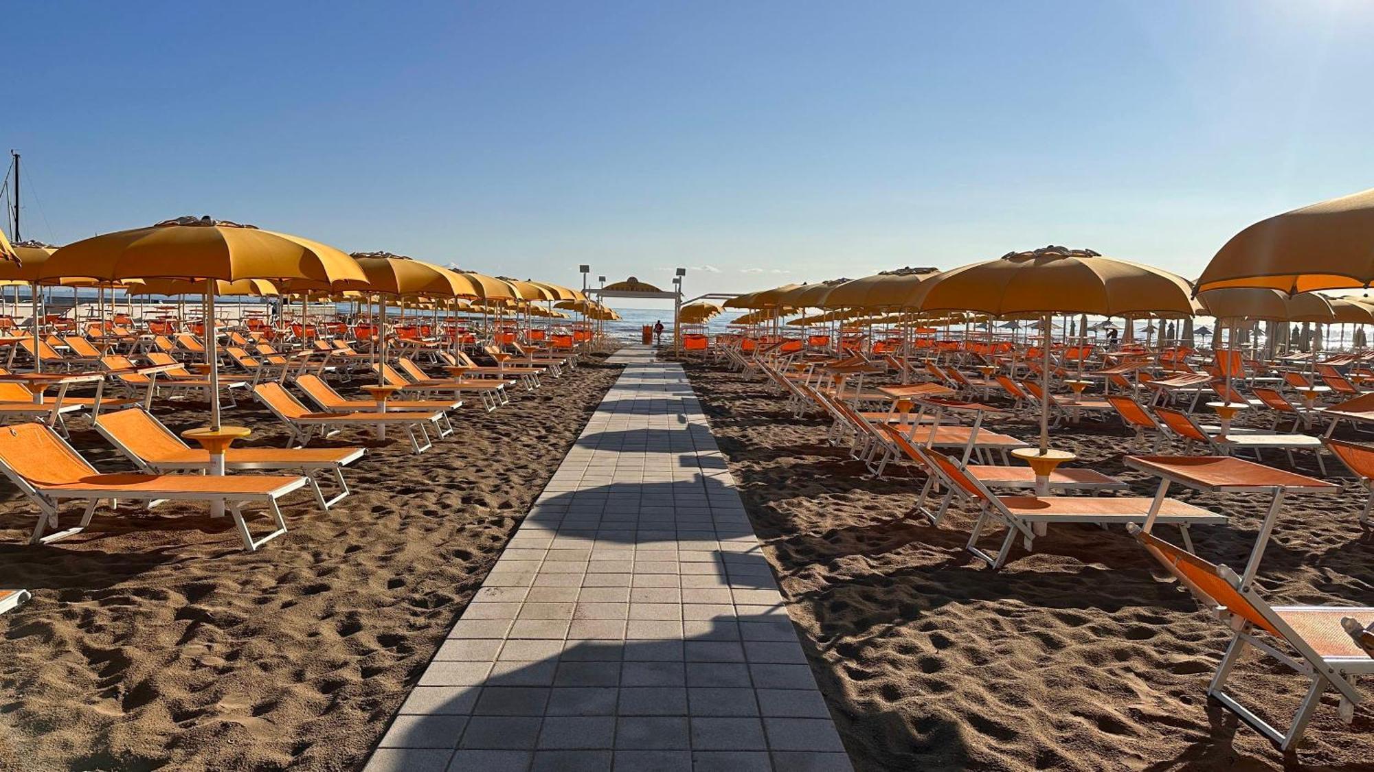 Hotel Mon Cheri Риччоне Екстер'єр фото