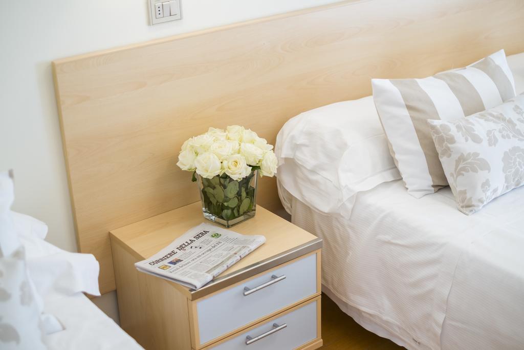Hotel Mon Cheri Риччоне Екстер'єр фото