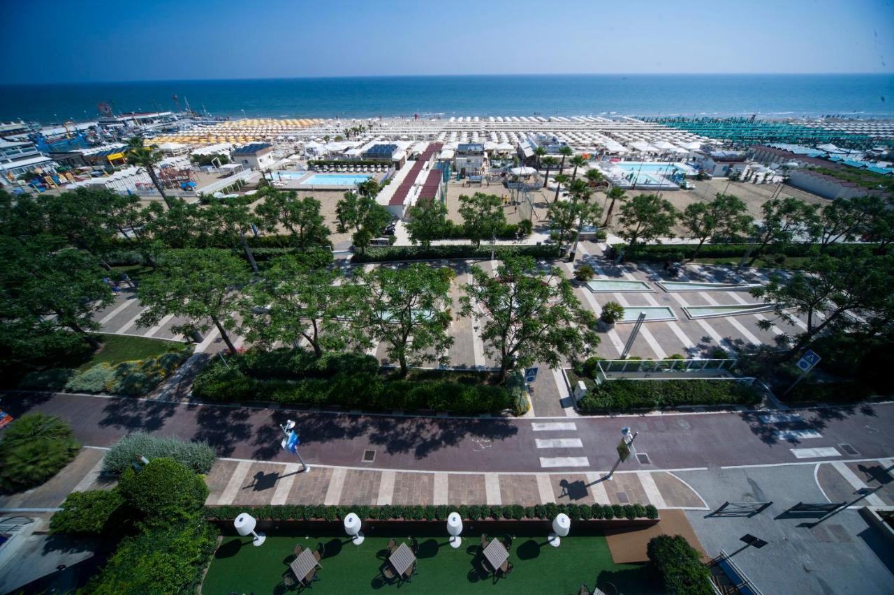 Hotel Mon Cheri Риччоне Екстер'єр фото